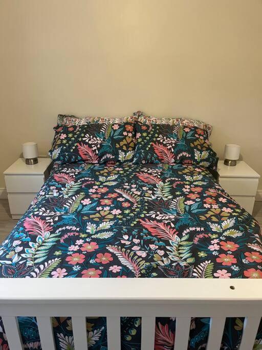 Cosy 4 Bed In Quiet Residential Area! Apartment