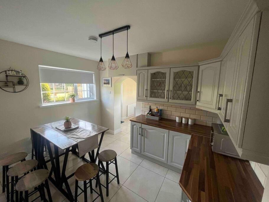 Apartment Cosy 4 Bed In Quiet Residential Area! Strabane